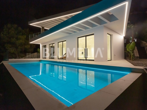Neubau-Luxusvilla mit Meerblick zum Verkauf in Altea Hills