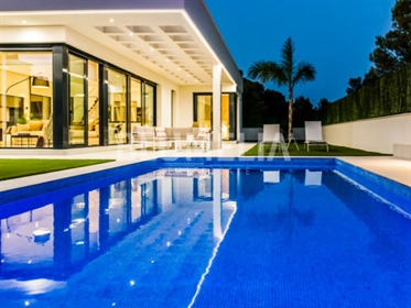 Moderne stijl villa met uitzicht op zee te koop in Finestrat, Alicante