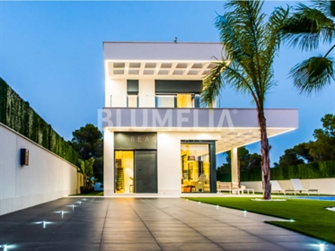 Moderne stijl villa met uitzicht op zee te koop in Finestrat, Alicante