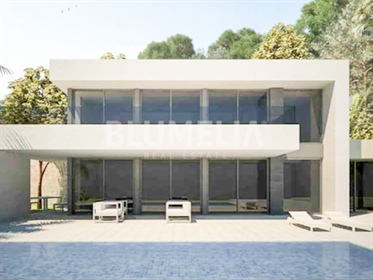 Proyecto de villa moderna con vistas al mar en venta en Denia