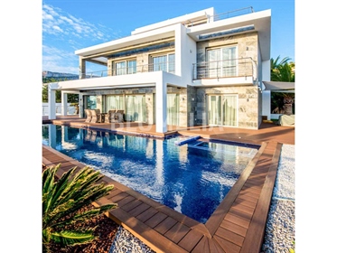Villa de luxe avec vue sur la mer et le Penyon à vendre à Calpe