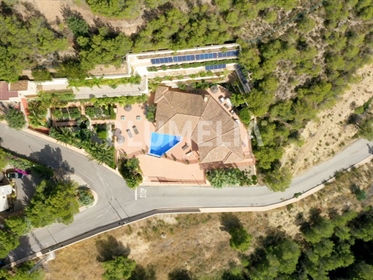 Luxusvilla mitten in der Natur zum Verkauf in Altea la Vella