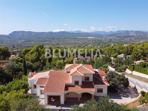 Mediterranean villa with panoramic views for sale in Jávea