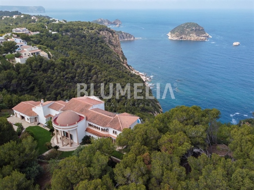 Exclusive luxury mansion on the 1st line of the sea in Portichol, Jávea