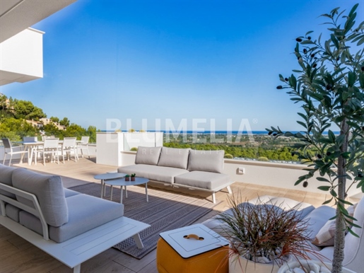 Newly built luxury apartment with sea views for sale in Denia