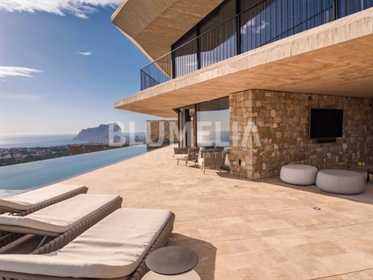 Exclusive luxury villa with sea views for sale on the coast of Benissa