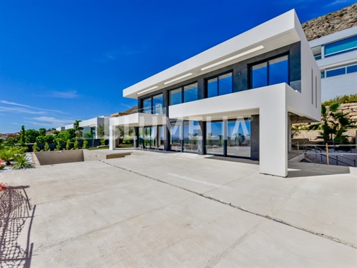Gloednieuwe luxe villa met zeezicht te koop Finestrat, Benidorm