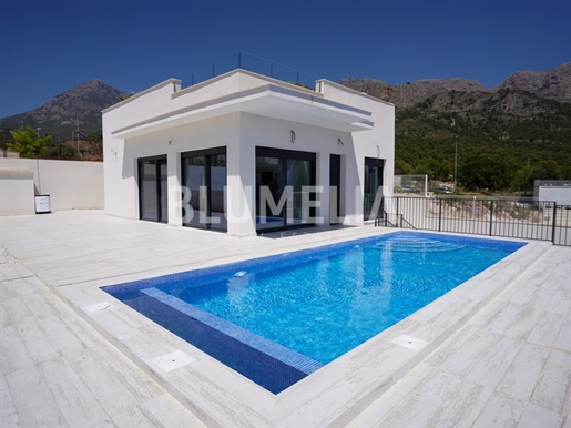 Modern style villa built on 1 floor for sale in Polop
