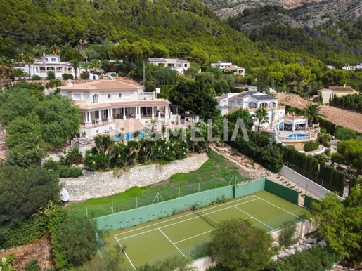 Luxury 7 bedroom villa with panoramic views for sale in Jávea