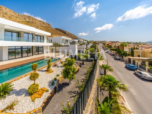 Nouvelle villa de luxe avec vue sur la mer à vendre à Finestrat, Benidorm