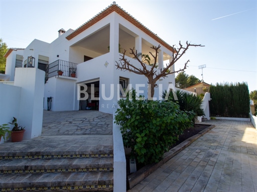 Villa 500 meters from Las Rotas beach for sale in Dénia