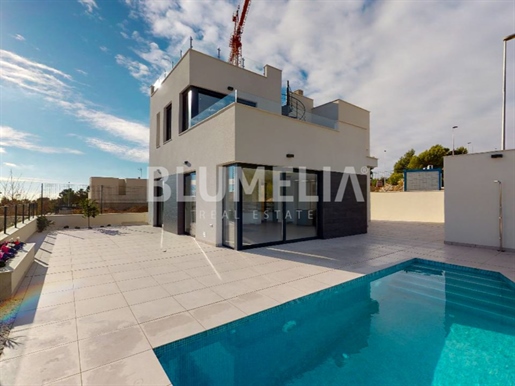 Moderne stijl villa met uitzicht op zee te koop in Polop