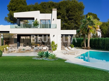 Villa moderna en venta a 1 km de la playa de la Fustera, Benissa