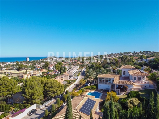Spezielle mediterrane Luxusvilla mit Meerblick zum Verkauf in Denia