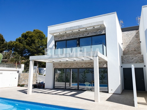 Villa jumelée à moins de 2 km de la plage à vendre à Moraira
