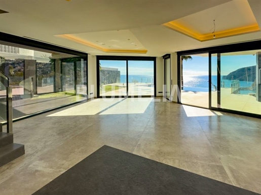Luxury villa on the 1st line of the beach for sale in Calpe