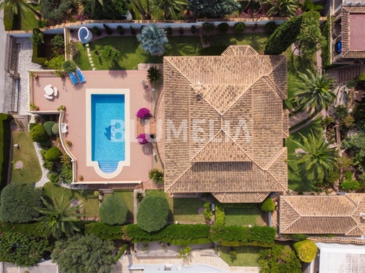Exclusieve luxe villa met zeezicht te koop in Denia
