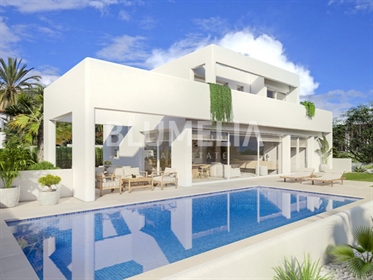 Villa im ibizenkischen Stil mit Meerblick zum Verkauf an der Küste von Benissa