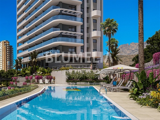 Nieuwbouw penthouse met zeezicht te koop in Playa Poniente, Benidorm
