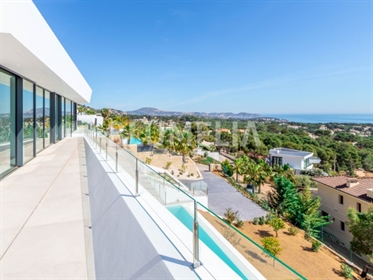 Villa de lujo con vistas panorámicas al mar en venta en la costa de Benissa