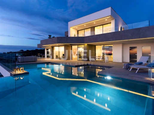 Exclusieve luxe villa met ongelooflijk uitzicht op zee te koop in Benitachell