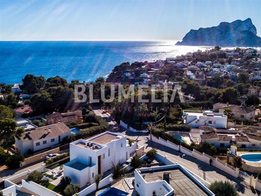 Luxe villa op 400 meter van zee te koop in Benissa