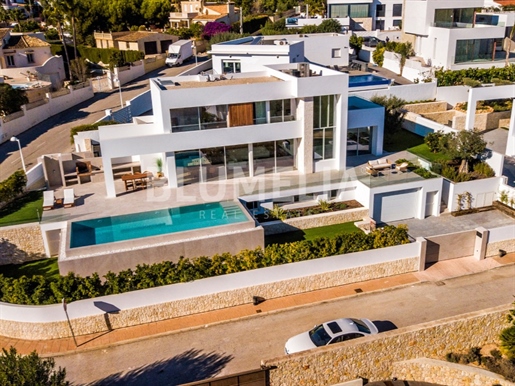 Villa de lujo a 400 metros del mar en venta en Benissa
