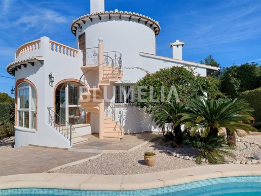 Renovated villa with sea views for sale in Dénia