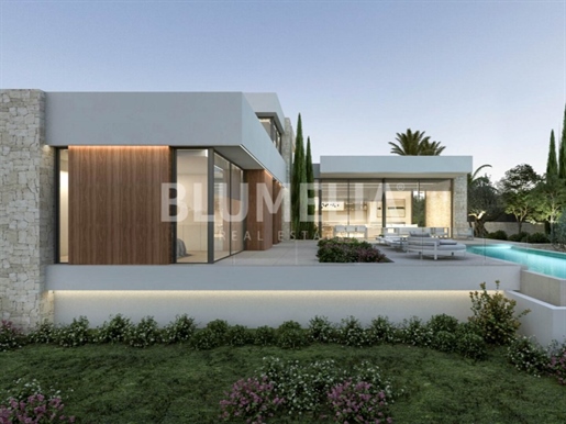 Luxe villa in aanbouw met uitzicht op zee te koop in Moraira