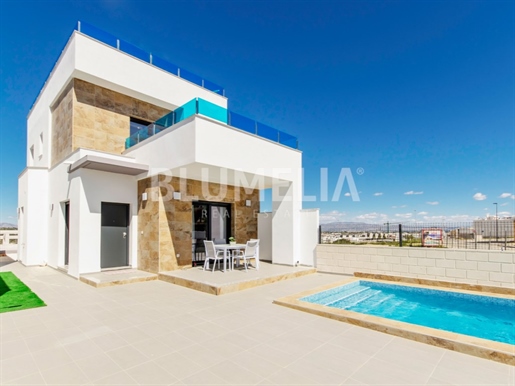 Modern villa with sea views for sale in Polop