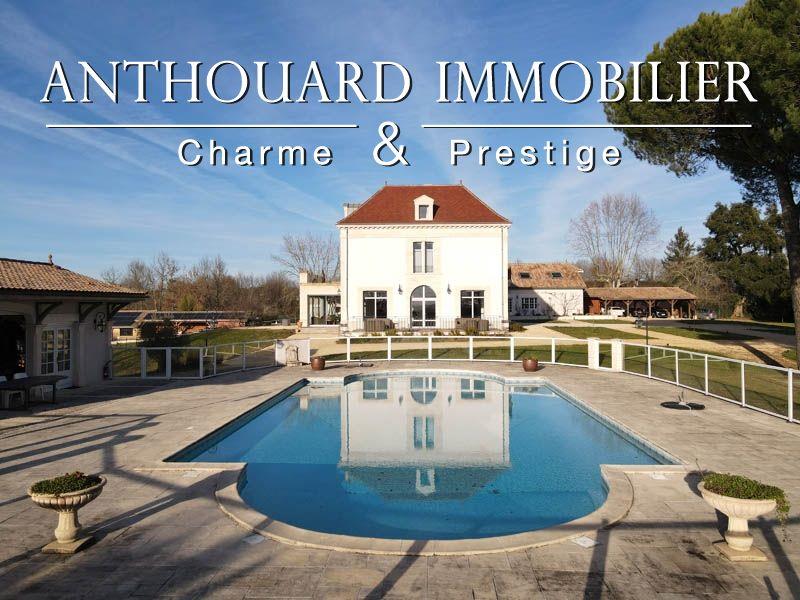 Charming estate, Gîte, swimming pool, tennis court