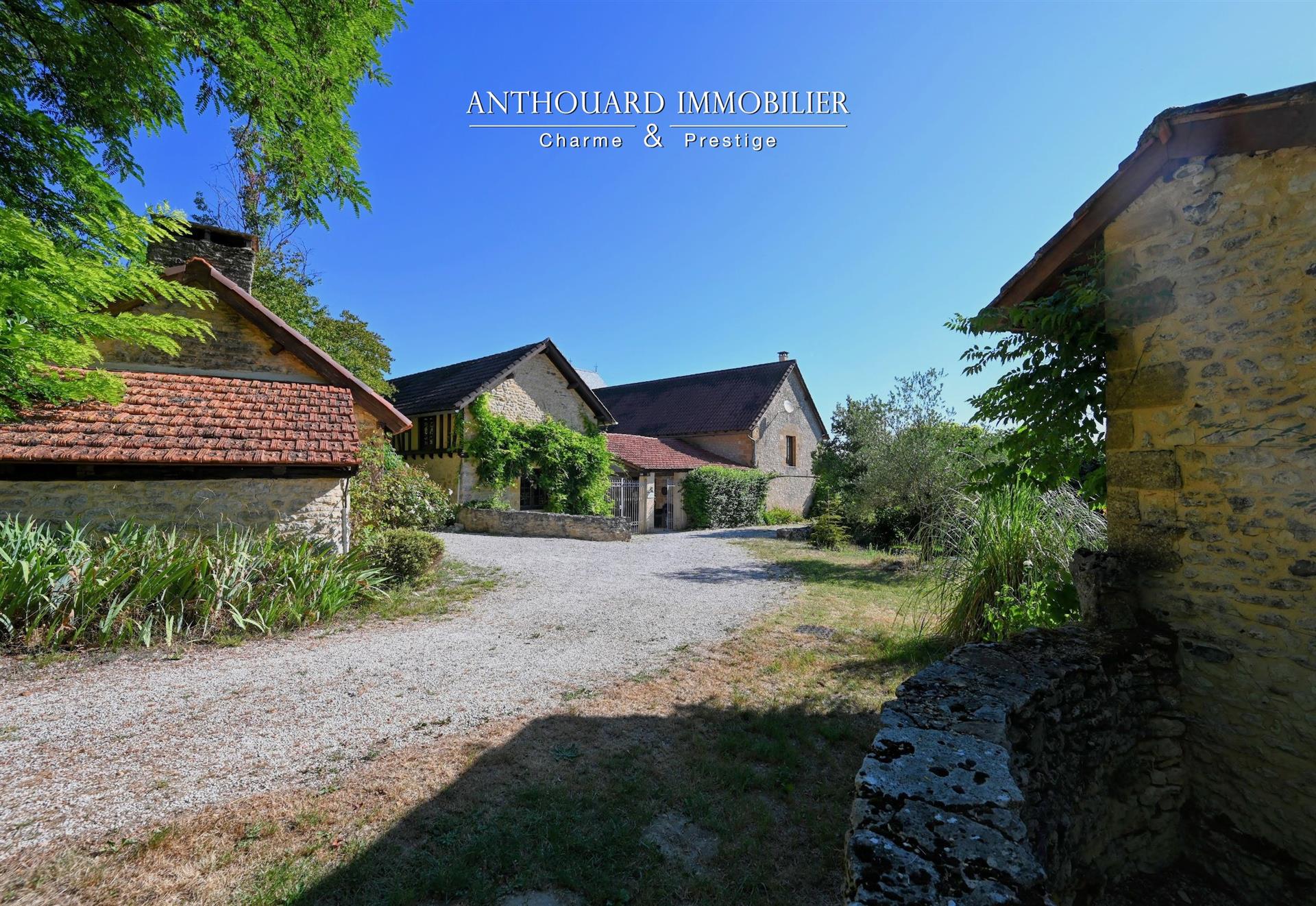 Remarkable charming residence on 26ha