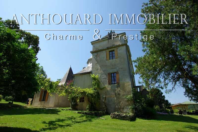 Schloss auf 32 Hektar am Ortsrand von Bergerac