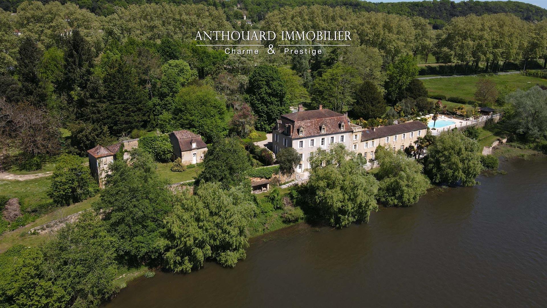 Superb Maison de Maître and its Gîtes