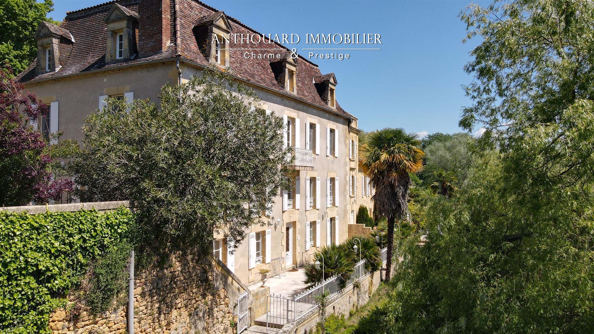 Superb Maison de Maître and its Gîtes