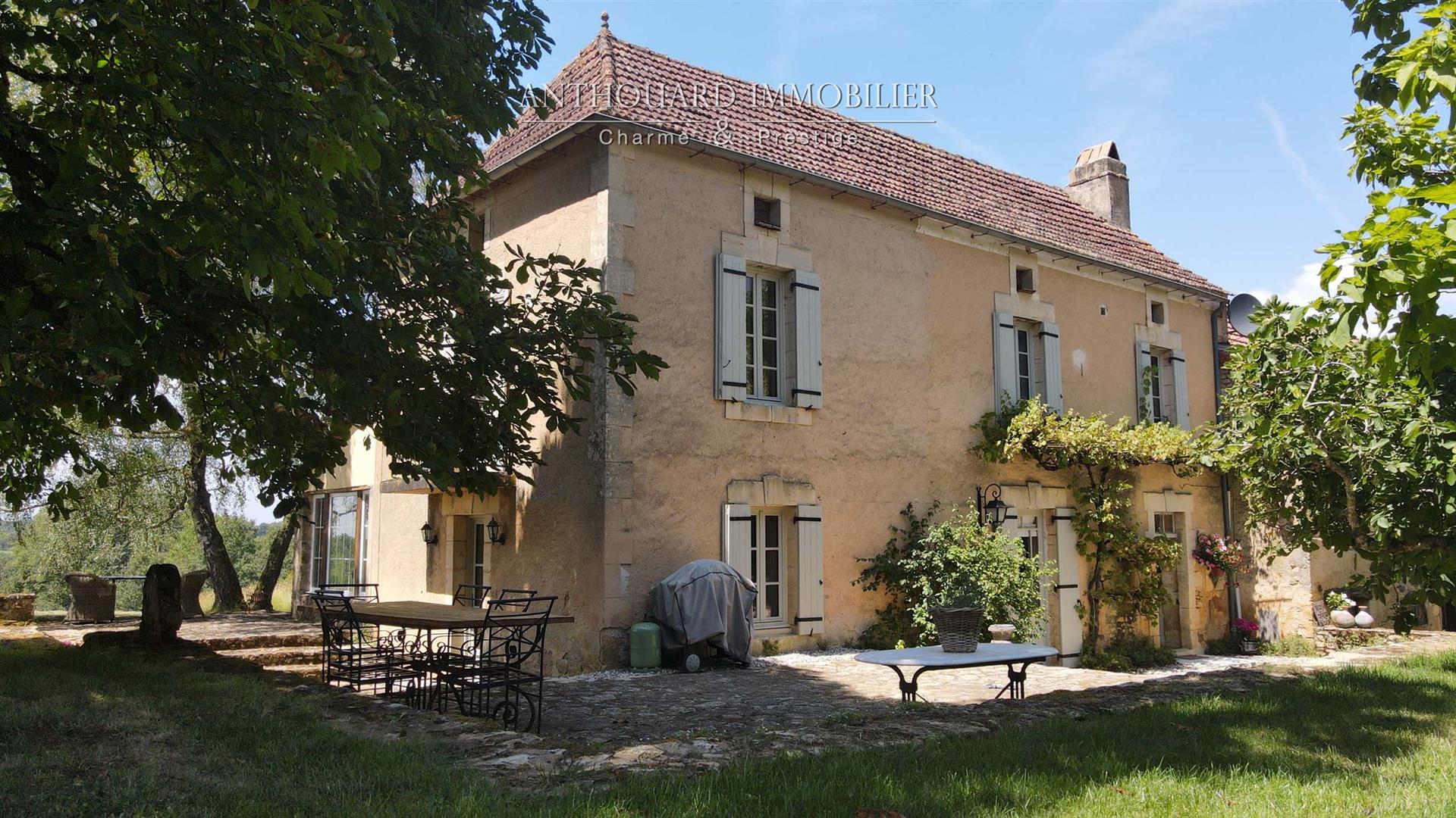 Jolie propriété avec son gîte, piscine