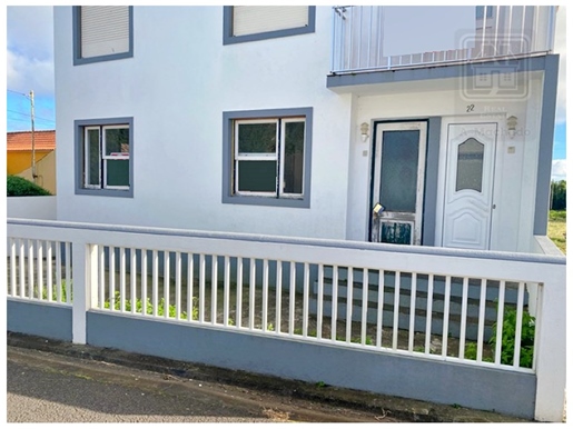 Sale of 2 bedroom flat with patio - Conceição, Horta, Faial Island, Azores