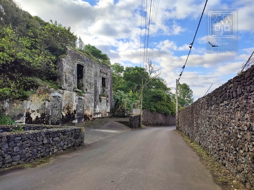 Huis in ruïne met ruime Land (Gemengd Gebouw) - Rosario, Lagoa, São Miguel Island, Azoren