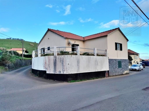 Sale of detached 3 bedroom house or Villa - Praia do Almoxarife, Horta, Faial Island