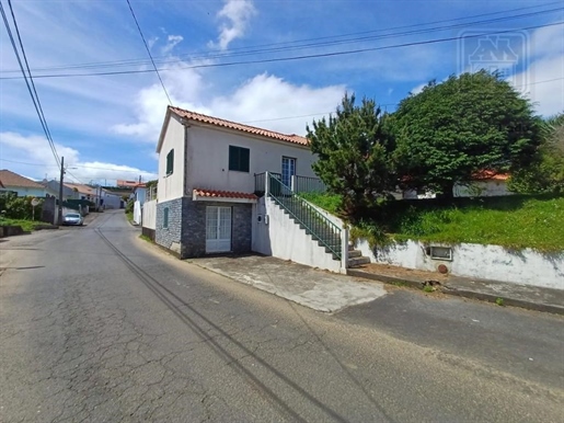 Sale of detached 3 bedroom house or Villa - Praia do Almoxarife, Horta, Faial Island