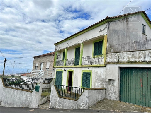 Vente De Maison / Villa T4 avec garage et vue sur la mer - Ribeirinha, Angra do heroísmo, Île Tercei