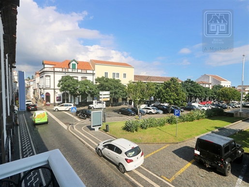Sale of Building for Housing and Commerce - City Center Ponta Delgada (São José), São Miguel Island,