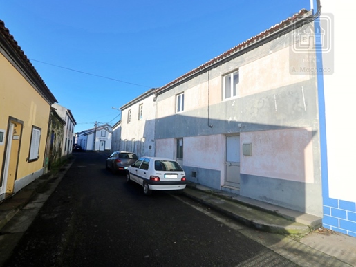 Venda de Casa com Comércio - Ponta Garça, Vila Franca do Campo, Ilha de São Miguel, Açores