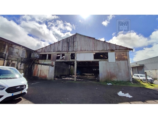 Sale of Warehouse to rehabilitate - Rabo de Peixe, Ribeira Grande, São Miguel Island, Azores