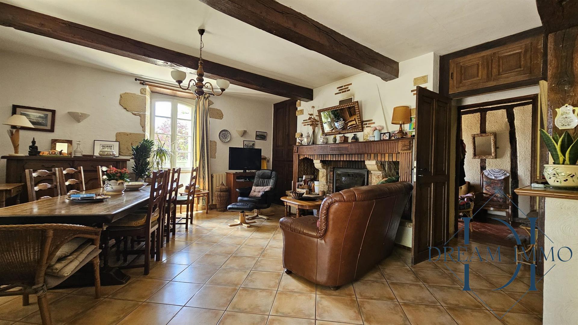Gascony Pyrenees View, inhabited property on more than 12