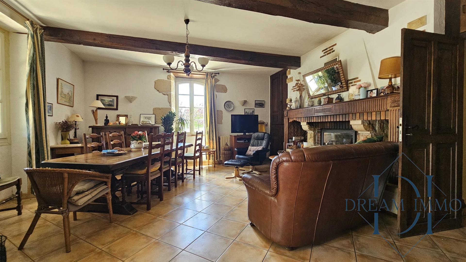Gascony Pyrenees View, inhabited property on more than 12
