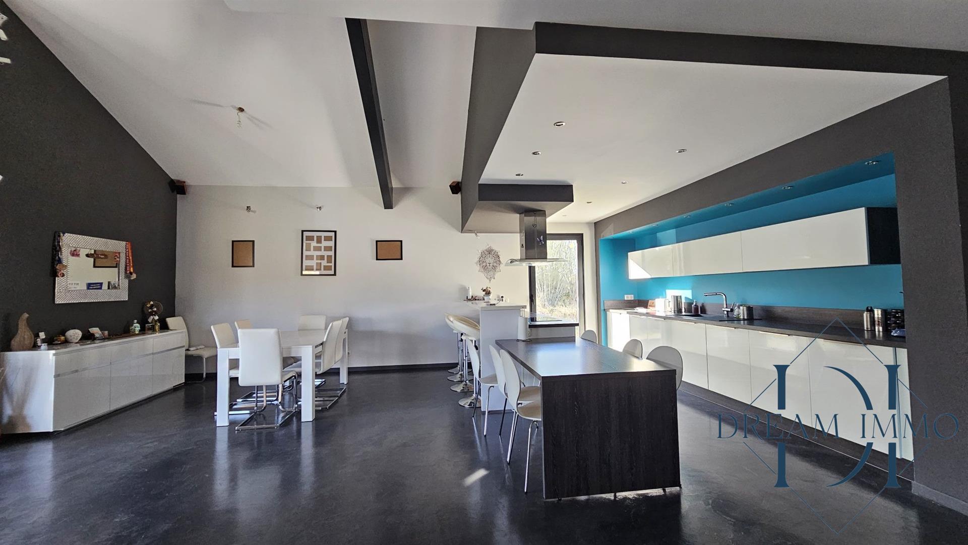 Bright and warm country house 235 m² living space