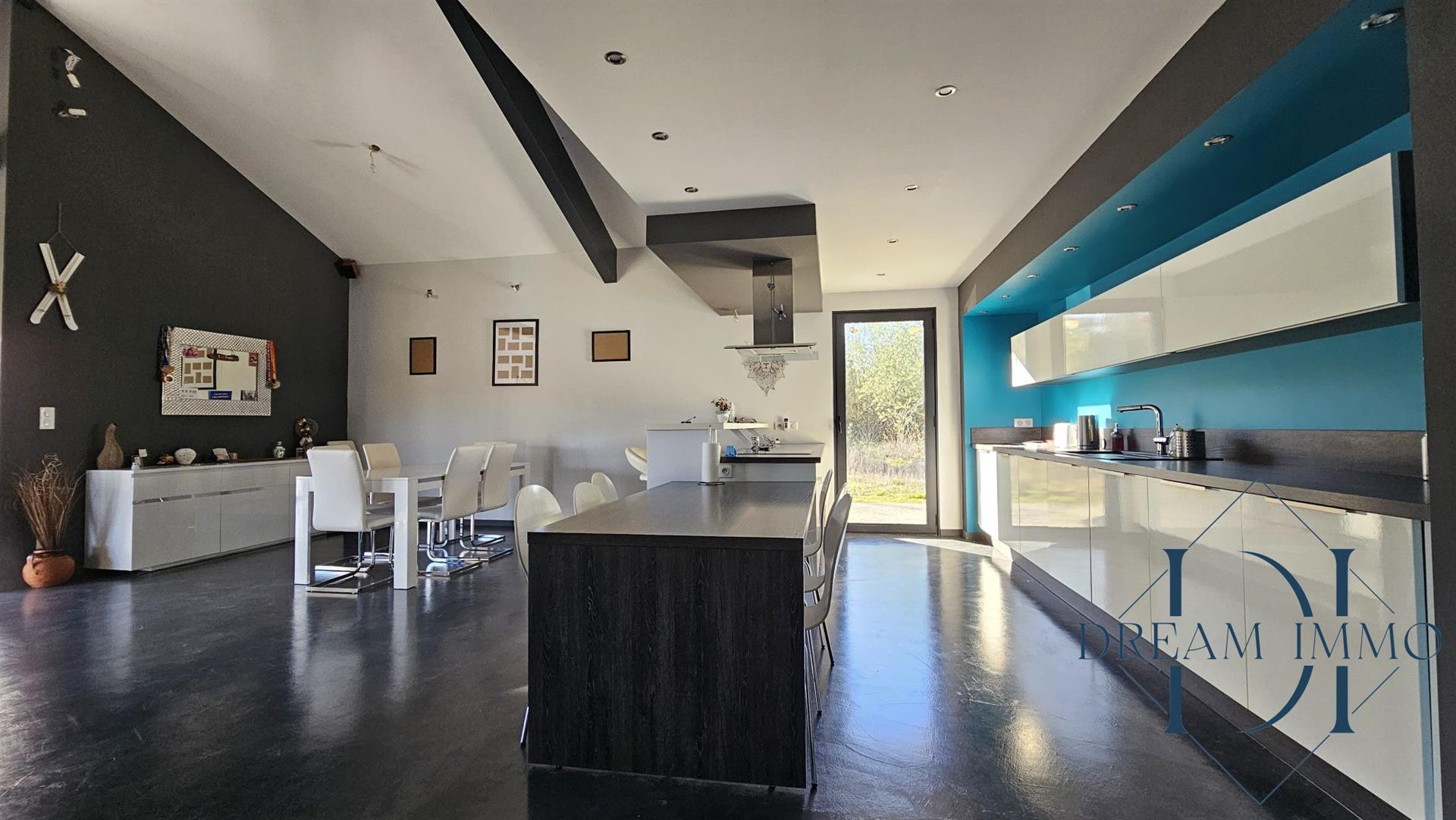 Bright and warm country house 235 m² living space