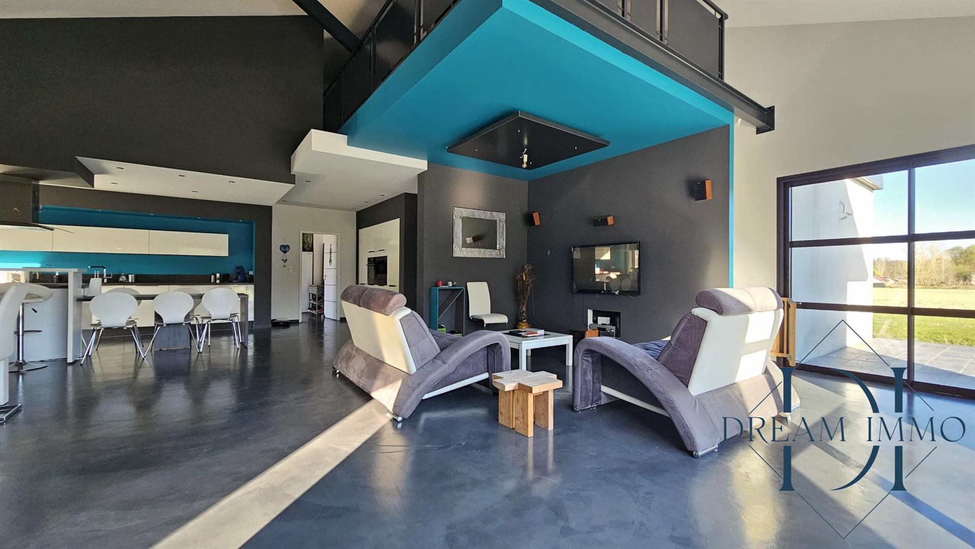 Bright and warm country house 235 m² living space