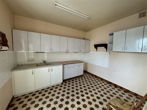 Large 4 Bed Stone Town House, Annexe (1 Bed) and Garage